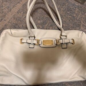 Michael Kors White Shoulder Bag with Gold Details